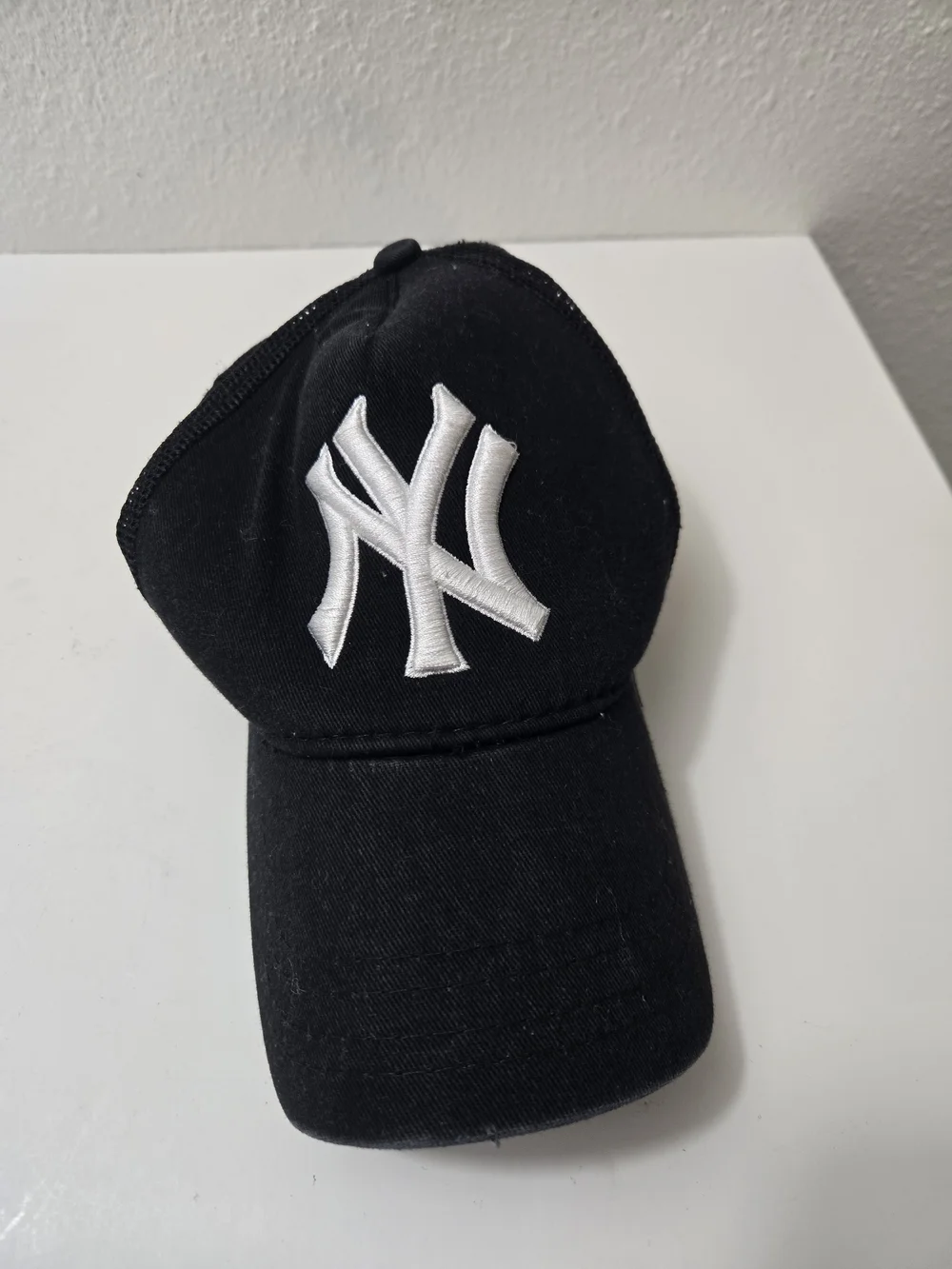 New York Yankees Baseball  Black Cap with White NY Logo